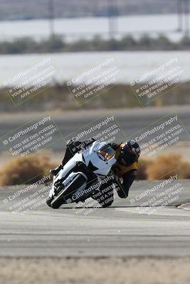 media/Nov-16-2025-Race Pace (Sun) [[8c5fa54630]]/Non Verified Riders (1st 20 Minutes)/1-Turn 14 (10am)/